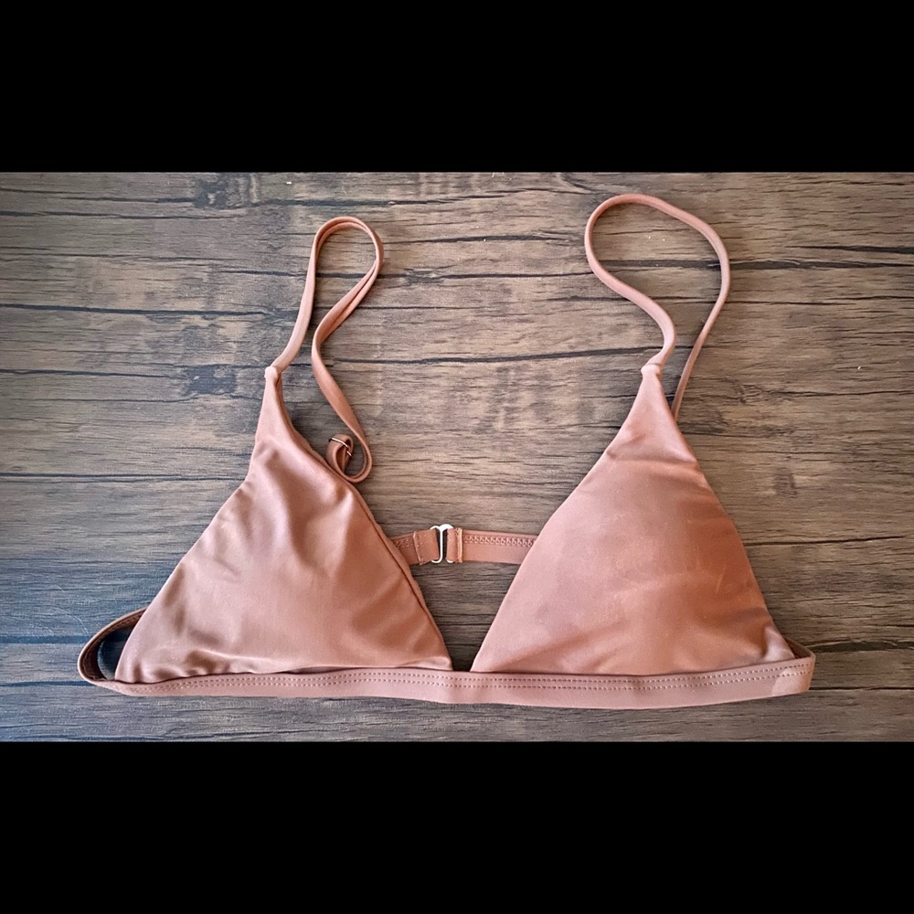 Aurelle Maria Brown bikini